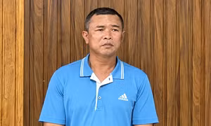 Cầm dao ‘đi dạo’, chặn xe người đi đường 