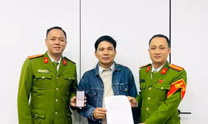 Nhận lại số tiền lớn chuyển khoản nhầm chỉ sau vài giờ