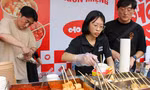 Bạn trẻ hào hứng tham gia Ngày hội Văn hóa Hữu Nghị Việt-Hàn 