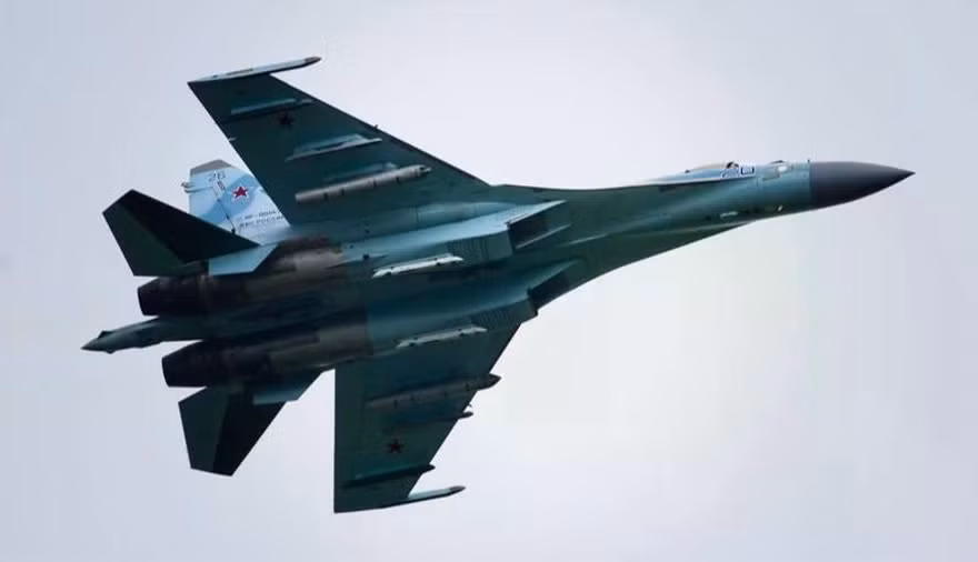 Máy bay không người lái Ukraine bay 500 km, tập kích máy bay chiến đấu tại căn cứ Nga