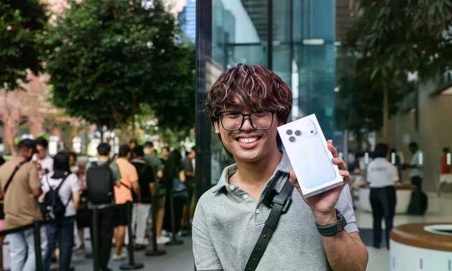 'Fan Táo' quốc tế xếp hàng chờ mua iPhone 18, Singapore có người mua 33 chiếc