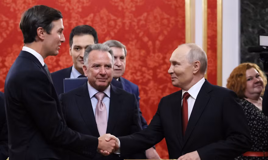 Tổng thống Nga Putin họp ba giờ đồng hồ với đặc phái viên Mỹ về xung đột Ukraine