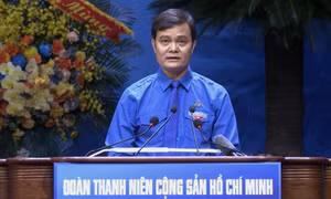 Bí thư thứ nhất Trung ương Đoàn Bùi Quang Huy trình bày diễn văn khai mạc Đại hội Đoàn XIII