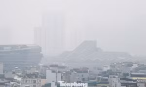 Hà Nội mù mịt trong ngày ô nhiễm không khí đứng thứ hai thế giới