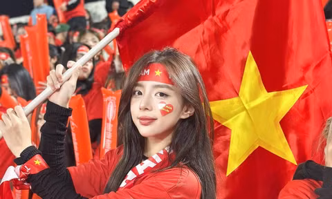 CĐV Việt Nam 'đổ bộ' Bangkok xem chung kết Việt Nam vs Thái Lan, thâu tóm hết vé dành cho đội khách