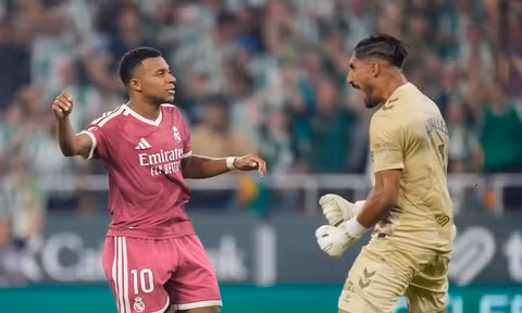 Mbappe hỏng phạt đền phút bù giờ, Real Madrid thất thủ