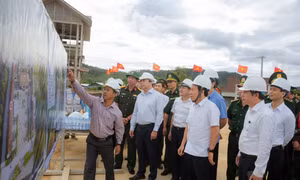Thủ tướng yêu cầu tăng tốc xây dựng trường nội trú, hoàn thành trước 30/8
