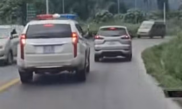 CSGT nối 'hành lang' hơn 300km đưa sản phụ nguy cấp đi cấp cứu