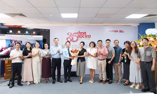 Nhiều đối tác, nhà trường chúc mừng kỷ niệm 35 năm Hoa Học Trò và 28 năm Sinh Viên Việt Nam