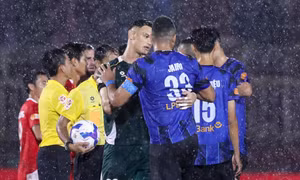 Patrik Lê Giang can ngăn ngoại binh HAGL sau trận 
