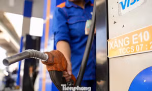 Người tiêu dùng Hà Nội nói gì khi sử dụng xăng E10?