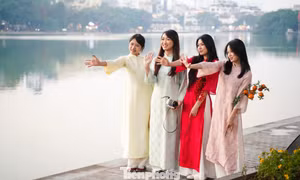 'Nàng thơ' chi tiền triệu chụp ảnh áo dài cuối năm