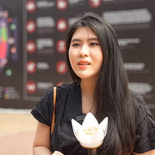 Giới trẻ đổ về Mỹ Đình chờ Big Bang