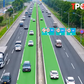Tài xế chia sẻ cách chuyển làn, vượt xe trên cao tốc để tránh bị phạt