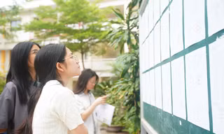 Học sinh thi tuyển sinh lớp 10 tại Hà Nội Ảnh: DUY PHẠM