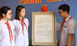 Bức điện gửi kèm bức ảnh Bác Hồ tặng Trường Cấp 2 Nam Liên vào ngày 19/5/1969