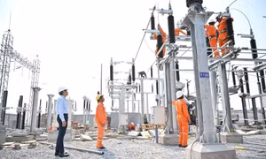 Đảm bảo điện khu vực phía Nam trong bối cảnh nắng nóng, kinh tế tăng trưởng mạnh