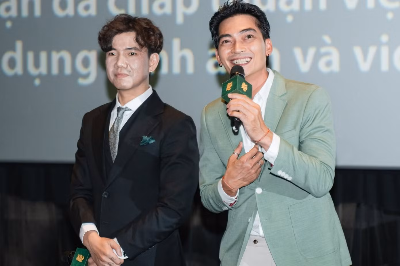 Dốc hết ruột gan đưa "4 đ&aacute;m tang ra rạp"- Ảnh 1.