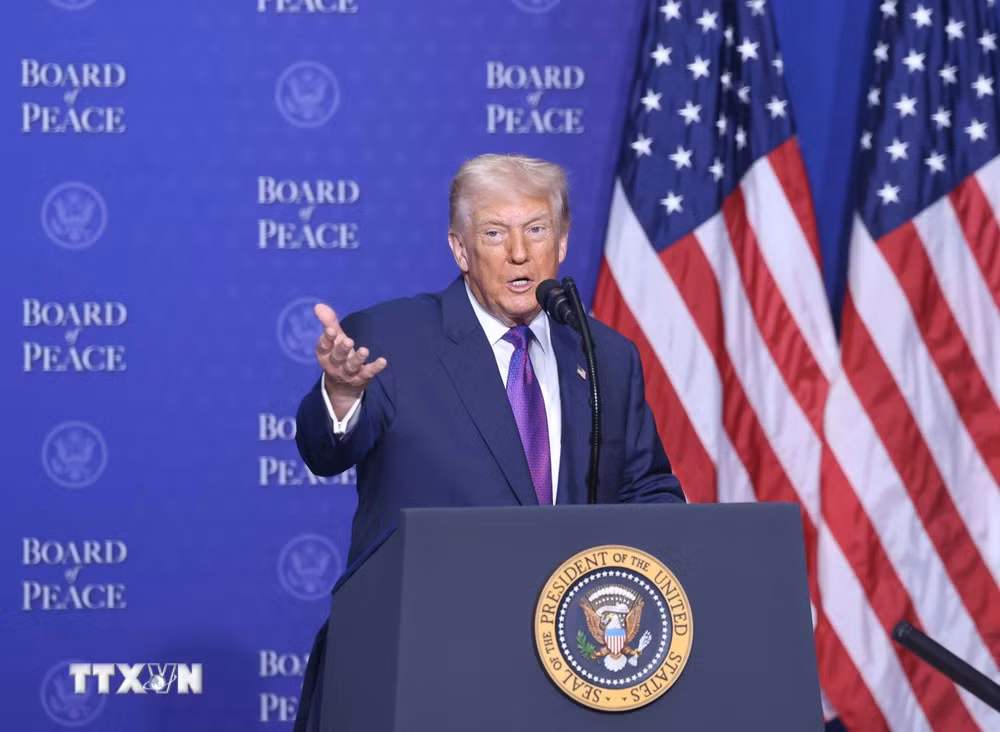 Tổng thống Hoa Kỳ Donald Trump - Chủ tịch Sáng lập Hội đồng Hòa bình về Gaza phát biểu tại Phiên khai mạc Hội đồng Hòa bình về Gaza. Ảnh: Thống Nhất/TTXVN.