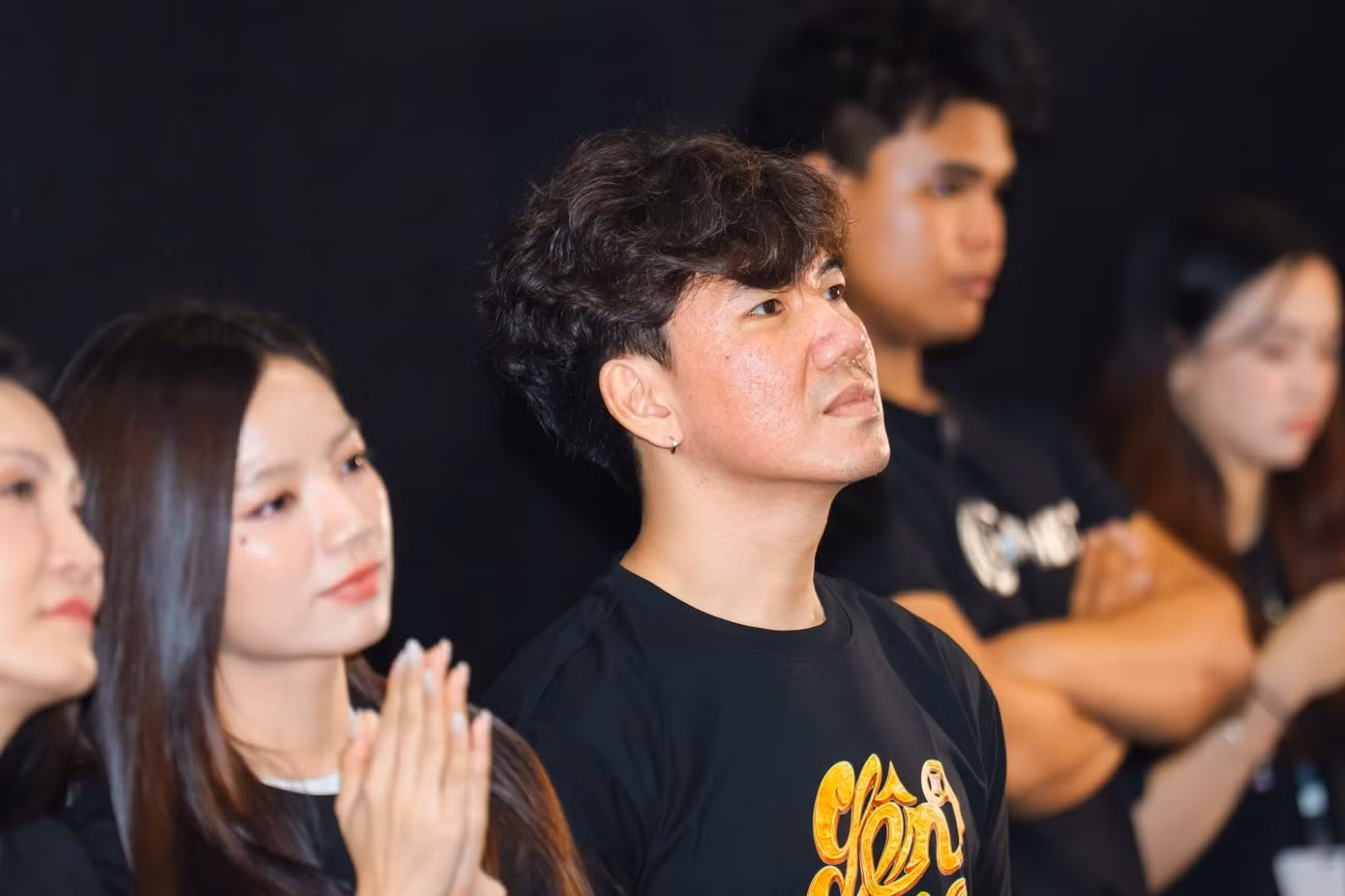 Dốc hết ruột gan đưa "4 đ&aacute;m tang ra rạp"- Ảnh 4.