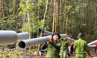 Tuổi trẻ công an Phú Mỡ cùng người dân đưa nước về thôn