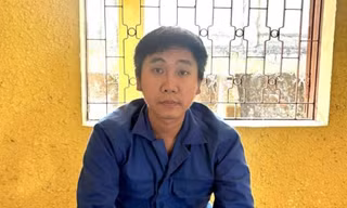 Cán bộ Văn phòng Đăng ký đất đai làm giả 14 sổ đỏ để lừa 17 tỷ đồng 'nuôi' game