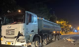 Va chạm với xe bồn, người đàn ông đi xe máy tử vong