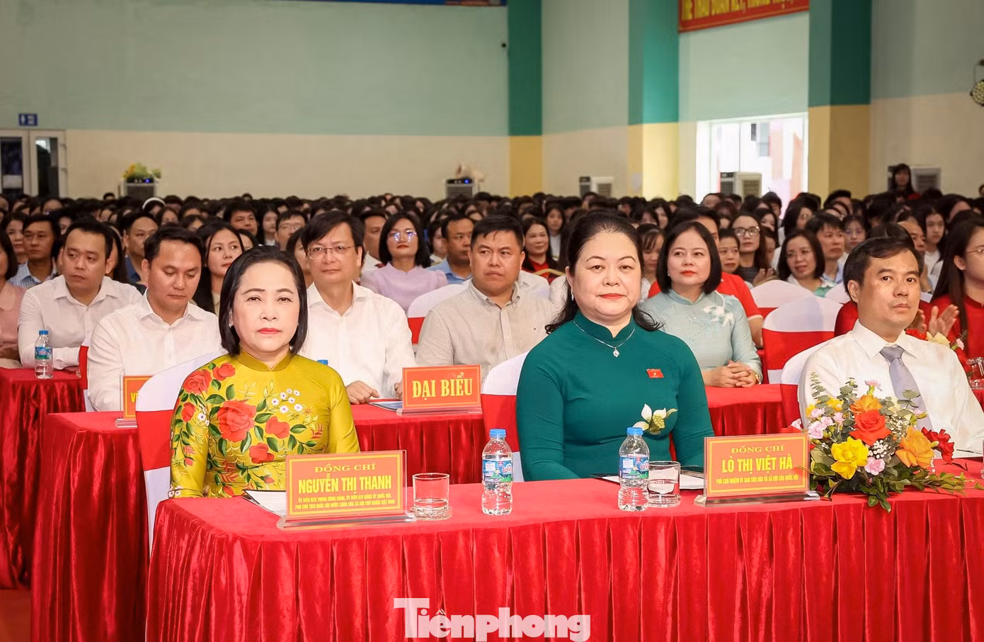 Hòa trong không khí tưng bừng của ngày hội toàn dân đưa trẻ đến trường trên cả nước, sáng 5/9, Phó Chủ tịch Quốc hội Nguyễn Thị Thanh tới tham dự Lễ Khai giảng năm học mới 2026 - 2027 tại Trường THPT chuyên Lương Văn Tụy (phường Hoa Lư, tỉnh Ninh Bình).