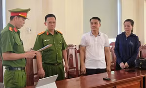 Bắt tạm giam hiệu trưởng nâng điểm cho học sinh vào lớp 10: Hội đồng chấm thi giải trình gì?