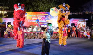 Hàng trăm suất quà Trung thu tặng trẻ em hoàn cảnh đặc biệt