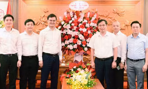 Bí thư thứ nhất T.Ư Đoàn chúc mừng Ban Tuyên giáo và Dân vận Trung ương, Báo Nhân Dân, Thông tấn xã Việt Nam