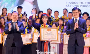 Lễ tuyên dương 'Chia sẻ cùng thầy cô' năm 2025: Lan tỏa những điều tử tế, giá trị tốt đẹp
