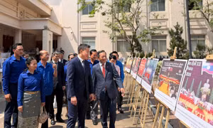 Màu xanh thanh niên Việt - Lào luôn sát cánh trên mọi chặng đường hợp tác