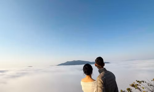 Ngắm biển mây ở Pà Cò 