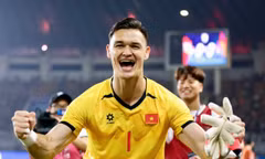 Patrik Lê Giang, ‘người nhện’ trong khung gỗ và cơn đau đầu của HLV Kim Sang-sik 