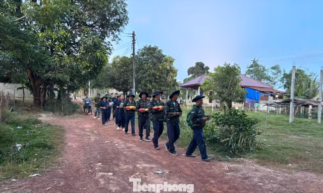 Tìm thấy năm hài cốt liệt sĩ ở Lào, hé lộ thông tin từ bia mộ khắc tên