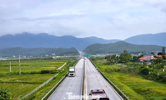 Lượng xe đi cao tốc qua Thanh Hóa, Nghệ An, Hà Tĩnh bất ngờ giảm