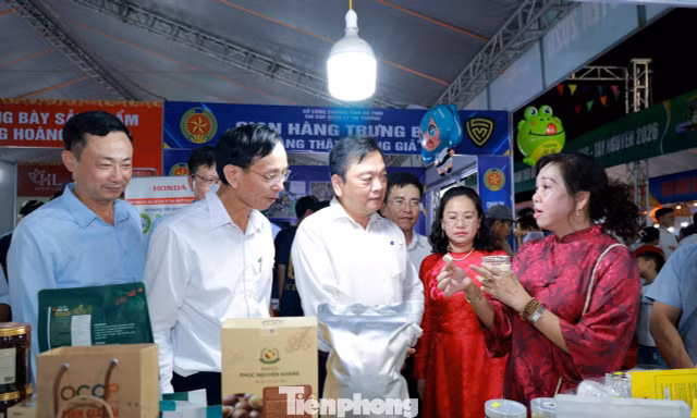 Đặc sản ba miền tạo sức hút tại hội chợ miền Trung - Tây Nguyên