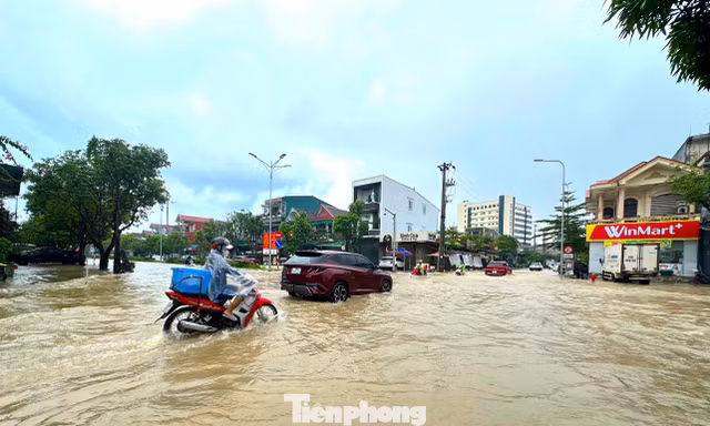Mưa tầm tã ngày đêm, cảnh báo nguy cơ ngập lụt cục bộ tại Hà Tĩnh