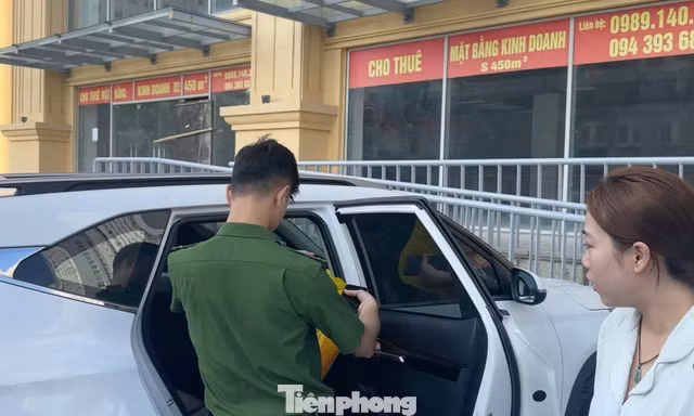 "Góc khuất" ở hiện trường vụ hàng loạt ô tô bị đập vỡ kính