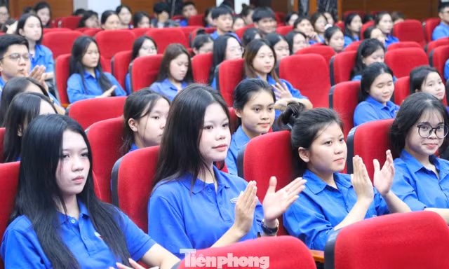 Giữ lửa truyền thống, khơi dậy khát vọng tuổi trẻ xứ Nghệ