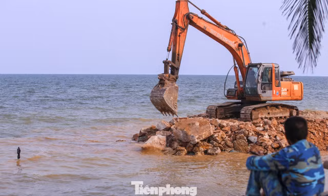 Lo ‘mất bãi tắm’ nổi tiếng Thanh Hóa khi xây bờ kè trăm tỷ
