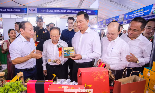 Bồi hồi vị quê tại hội chợ kết nối hàng công nghiệp nông thôn