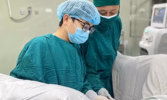 Bị lợn húc khi đang cho ăn, người đàn ông tổn thương nặng vùng kín