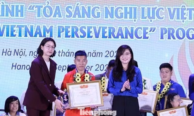 Hai lần khởi nghiệp trên đôi chân khuyết tật