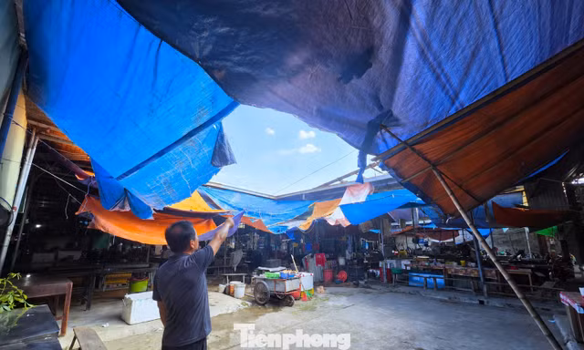 Nghệ An đề nghị làm rõ thông tin ‘nơi chợ xuống cấp, nơi xây tiền tỷ lại bỏ hoang’