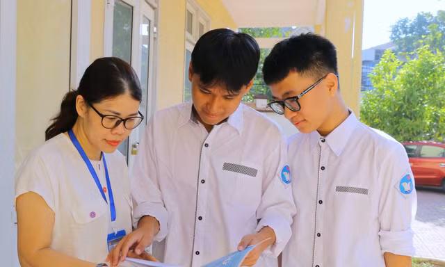 Nghệ An siết chuyển trường, lớp 10 có ngoại lệ nào?