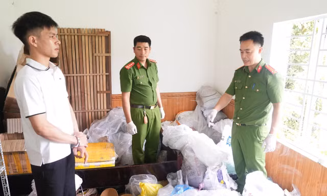 Bỏ 200 triệu đồng mua nguyên liệu trên mạng về làm pháo bán kiếm lời