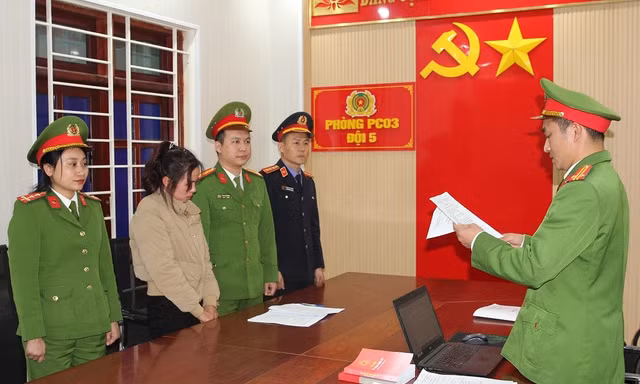 Phát hiện cơ sở sản xuất 60.000 lít giấm giả bằng axit công nghiệp