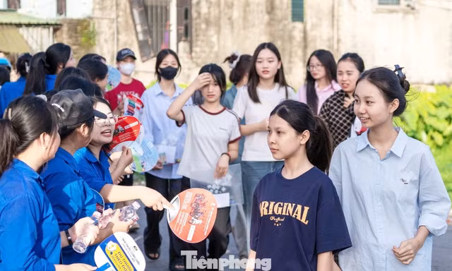 Nghệ An loạn tin ‘3.000 hồ sơ’ đăng ký lớp 10, các trường nói gì?
